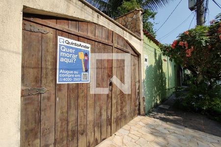 Casa à venda com 380m², 4 quartos e 2 vagasFachada 