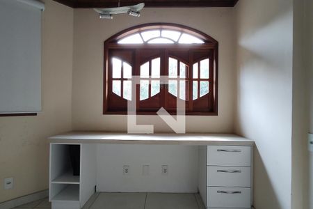 Casa à venda com 380m², 4 quartos e 2 vagasQuarto 3 - Armários