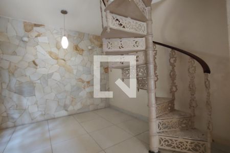 Casa à venda com 380m², 4 quartos e 2 vagasSala