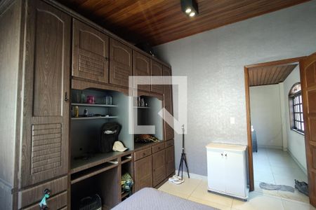 Casa à venda com 380m², 4 quartos e 2 vagasQuarto 2 - Armários