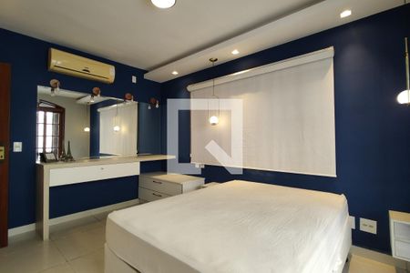 Casa à venda com 380m², 4 quartos e 2 vagasQuarto 1 - Suíte 