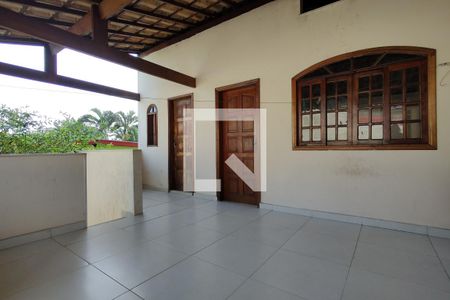 Casa à venda com 380m², 4 quartos e 2 vagasVaranda 