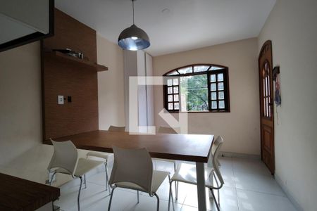 Casa à venda com 380m², 4 quartos e 2 vagasCozinha - Armários