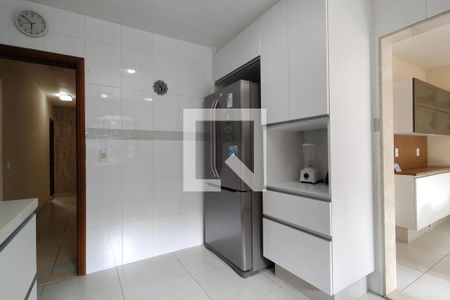 Casa à venda com 380m², 4 quartos e 2 vagasCozinha - Armários