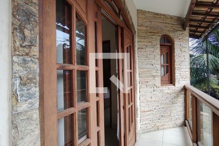 Casa à venda com 380m², 4 quartos e 2 vagasVaranda 