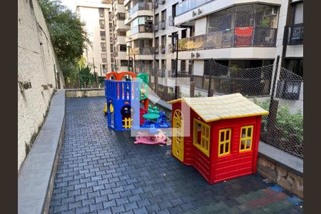 Apartamento à venda com 138m², 3 quartos e 1 vaga Apartamento à venda com 138m², 3 quartos e 1 vagaÁrea comum - Playground