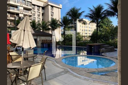 Apartamento à venda com 138m², 3 quartos e 1 vaga Apartamento à venda com 138m², 3 quartos e 1 vagaÁrea comum - Piscina