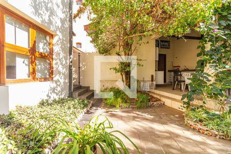 Casa à venda com 420m², 4 quartos e 5 vagas Casa à venda com 420m², 4 quartos e 5 vagasQuintal