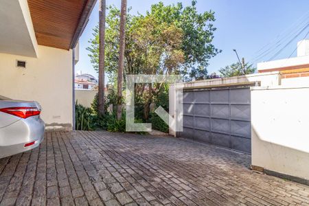 Casa à venda com 420m², 4 quartos e 5 vagas Casa à venda com 420m², 4 quartos e 5 vagasGaragem