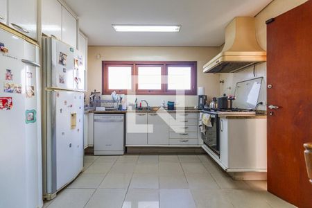 Casa à venda com 420m², 4 quartos e 5 vagas Casa à venda com 420m², 4 quartos e 5 vagasCozinha