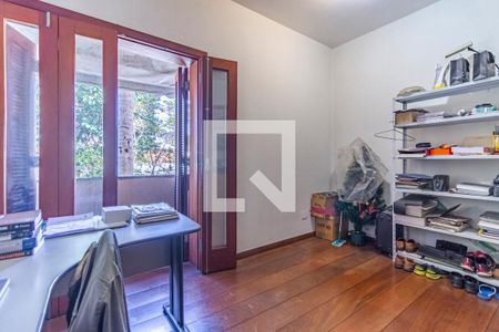 Casa à venda com 420m², 4 quartos e 5 vagas Casa à venda com 420m², 4 quartos e 5 vagasSuíte 2