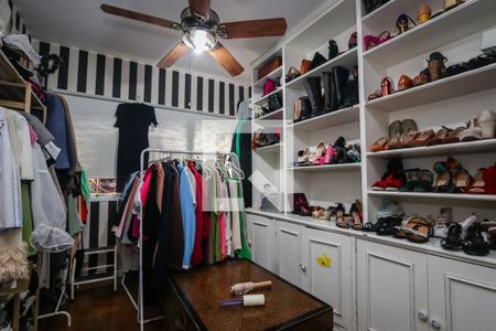 Apartamento para alugar com 240m², 4 quartos e 4 vagas Apartamento para alugar com 240m², 4 quartos e 4 vagasCloset suite