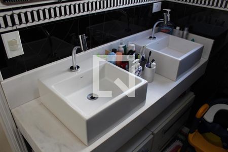 Casa à venda com 150m², 2 quartos e 1 vagaBanheiro 2