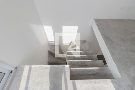 Apartamento à venda com 100m², 2 quartos e 3 vagasEscada