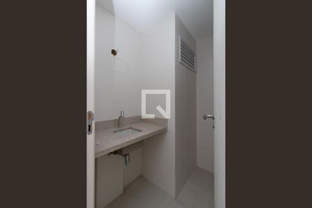 Apartamento à venda com 100m², 2 quartos e 3 vagasBanheiro Social