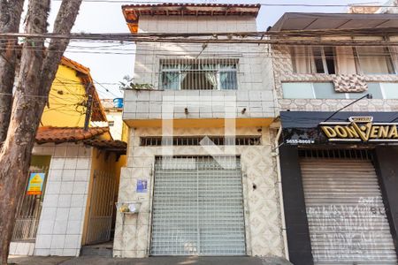 Casa à venda com 115m², 2 quartos e 1 vaga Casa à venda com 115m², 2 quartos e 1 vagaFachada