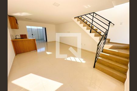 Sala de casa para alugar com 3 quartos, 110m² em São João do Rio Vermelho, Florianópolis