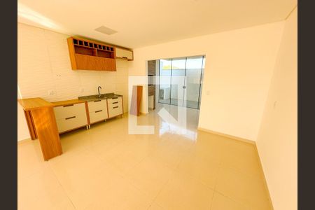 Sala de casa para alugar com 3 quartos, 110m² em São João do Rio Vermelho, Florianópolis