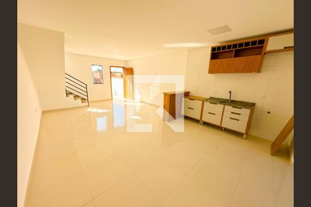 Sala de casa para alugar com 3 quartos, 110m² em São João do Rio Vermelho, Florianópolis