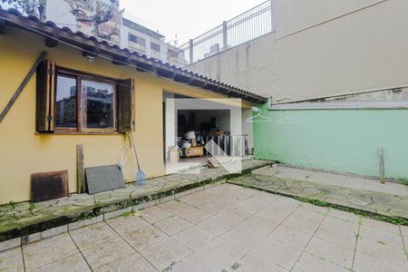 Casa à venda com 120m², 3 quartos e 2 vagasFundos