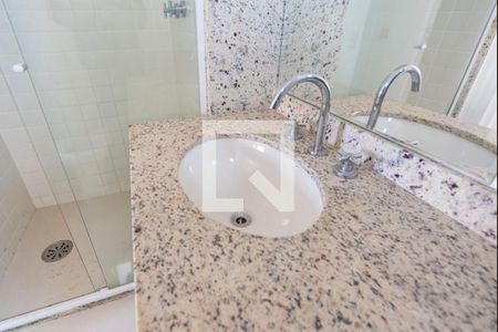 Apartamento para alugar com 62m², 2 quartos e 2 vagasBanheiro do Quarto 2