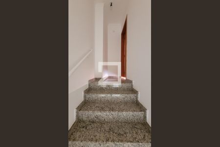 Apartamento para alugar com 96m², 2 quartos e 1 vagaEscada