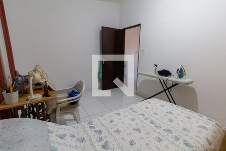 Casa à venda com 250m², 4 quartos e 4 vagasEdícula: Quarto 2