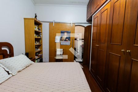 Casa à venda com 250m², 4 quartos e 4 vagasQuarto 3 - suíte com varanda
