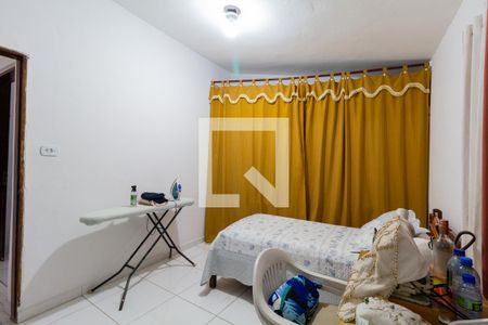 Casa à venda com 250m², 4 quartos e 4 vagasEdícula: Quarto 2
