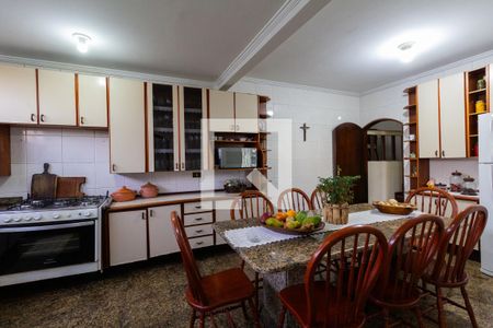 Casa à venda com 250m², 4 quartos e 4 vagasCozinha