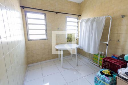 Casa à venda com 250m², 4 quartos e 4 vagasEdícula:quartinho da bagunça