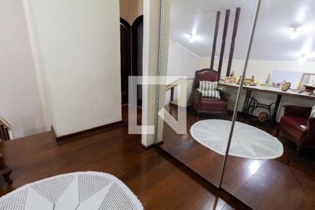 Casa à venda com 250m², 4 quartos e 4 vagasHall