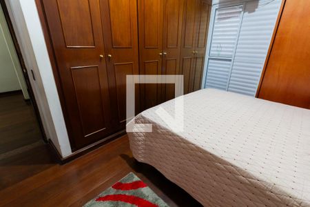 Casa à venda com 250m², 4 quartos e 4 vagasQuarto 3 - suíte com varanda