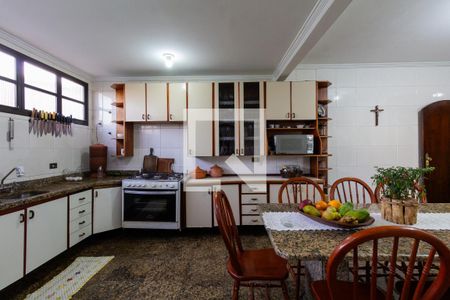 Casa à venda com 250m², 4 quartos e 4 vagasCozinha