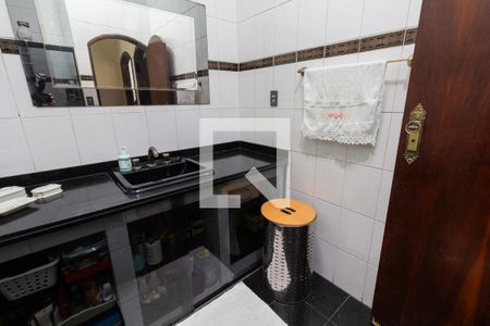 Casa à venda com 250m², 4 quartos e 4 vagasBanheiro 2
