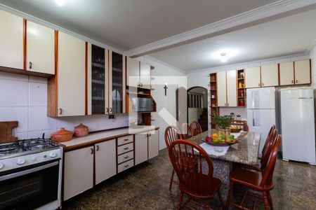 Casa à venda com 250m², 4 quartos e 4 vagasCozinha