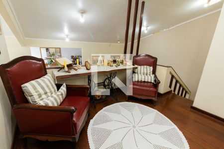 Casa à venda com 250m², 4 quartos e 4 vagasHall