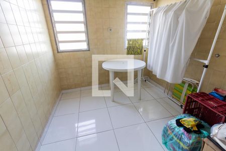 Casa à venda com 250m², 4 quartos e 4 vagasEdícula:quartinho da bagunça