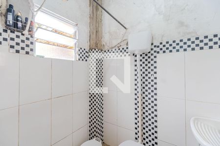 Casa à venda com 100m², 5 quartos e 1 vaga Casa à venda com 100m², 5 quartos e 1 vagaBanheiro