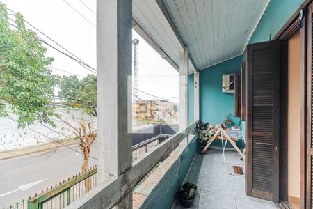 Casa à venda com 100m², 5 quartos e 1 vaga Casa à venda com 100m², 5 quartos e 1 vagaVaranda