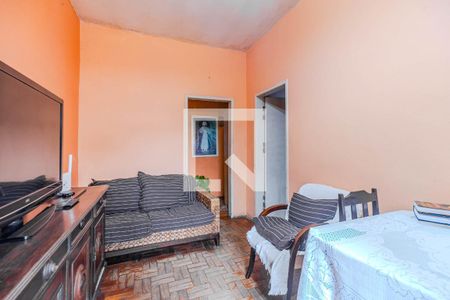 Casa à venda com 100m², 5 quartos e 1 vaga Casa à venda com 100m², 5 quartos e 1 vagaSala