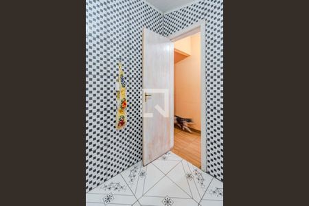 Casa à venda com 100m², 5 quartos e 1 vaga Casa à venda com 100m², 5 quartos e 1 vagaBanheiro 2