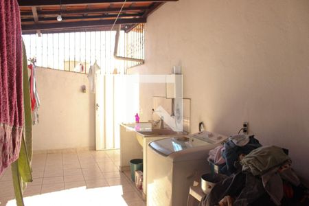 Casa à venda com 360m², 2 quartos e 2 vagas Casa à venda com 360m², 2 quartos e 2 vagasÁrea de serviço