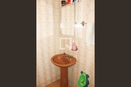 Casa à venda com 360m², 2 quartos e 2 vagas Casa à venda com 360m², 2 quartos e 2 vagasBanheiro