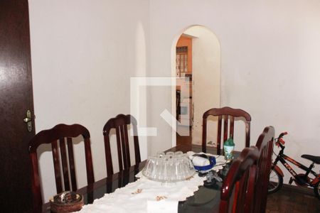 Casa à venda com 360m², 2 quartos e 2 vagas Casa à venda com 360m², 2 quartos e 2 vagasSala de jantar