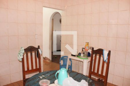 Casa à venda com 360m², 2 quartos e 2 vagas Casa à venda com 360m², 2 quartos e 2 vagasCozinha