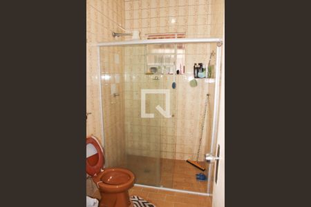 Casa à venda com 360m², 2 quartos e 2 vagas Casa à venda com 360m², 2 quartos e 2 vagasBanheiro