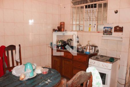 Casa à venda com 360m², 2 quartos e 2 vagas Casa à venda com 360m², 2 quartos e 2 vagasCozinha