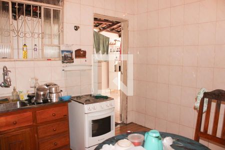 Casa à venda com 360m², 2 quartos e 2 vagas Casa à venda com 360m², 2 quartos e 2 vagasCozinha