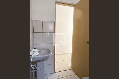 Banheiro de casa para alugar com 1 quarto, 70m² em Vila Palmeiras, São Paulo